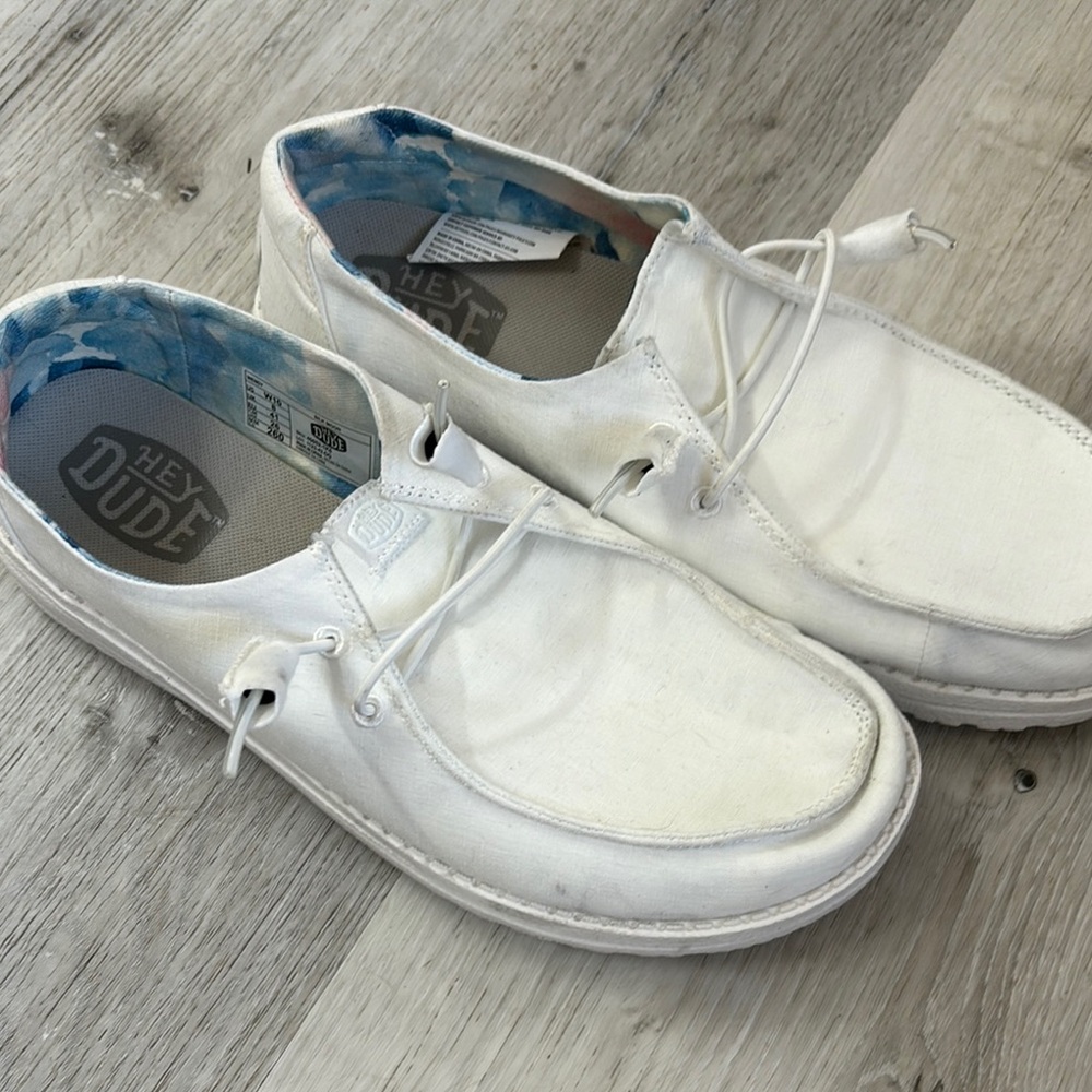 Hey Dude women’s White Casual Shoes